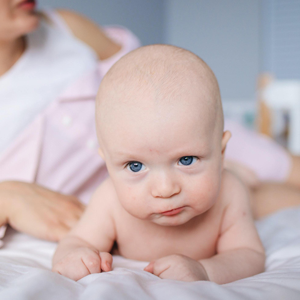 Wann Baby in Bauchlage legen?