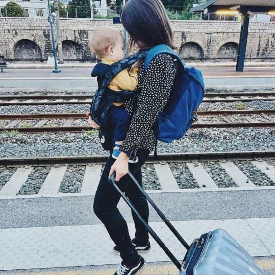 Reisen mit Baby Babytrage