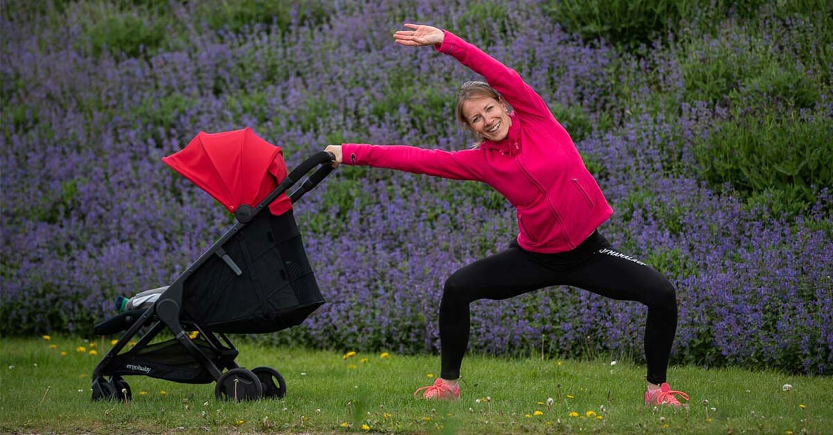 Fit mit Baby &amp; Metro: Squat mit Seitneige