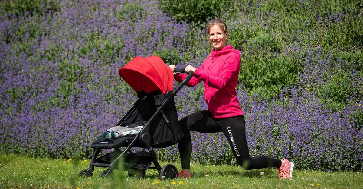 Fit mit Baby &amp; Metro: Ausfallschritt gehen