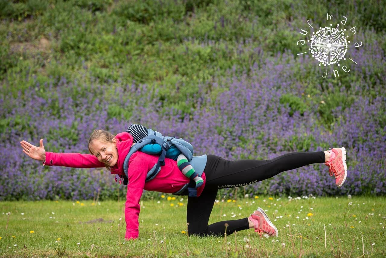 Fit mit Baby &amp; Trage: Diagonaler Vierfüßlerstand