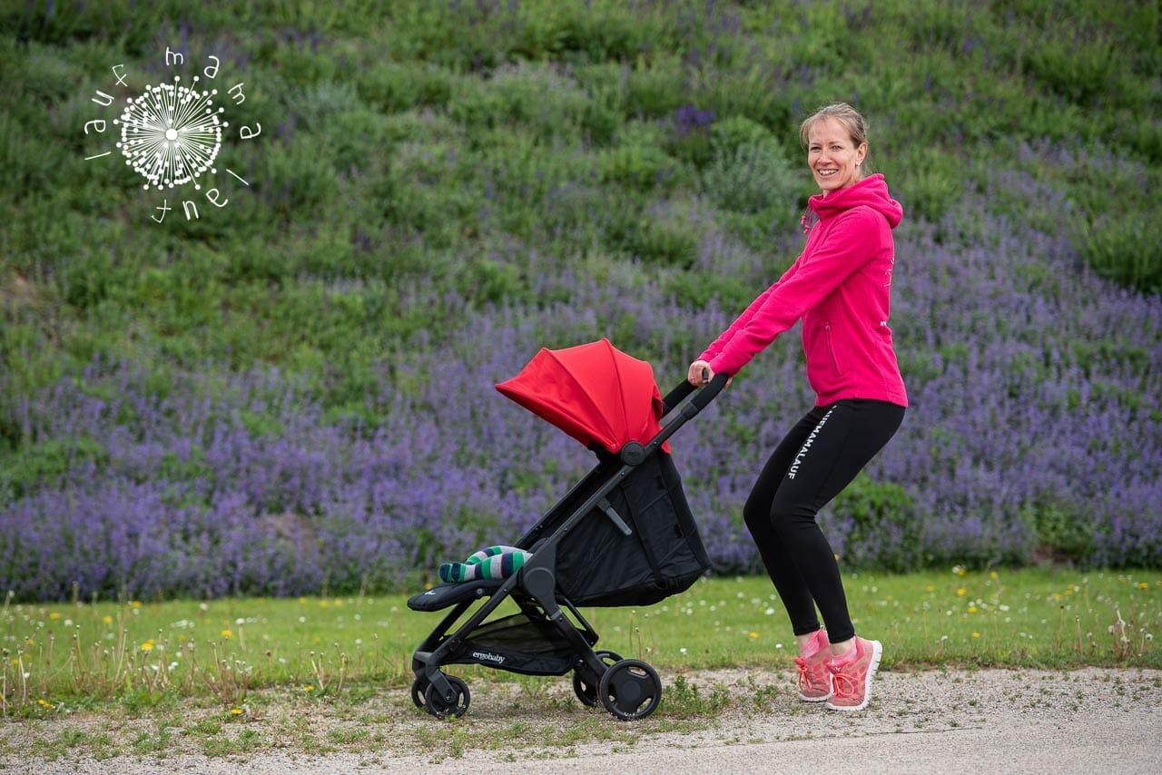 Fit mit Baby &amp; Metro: Squat mit Fersen heben