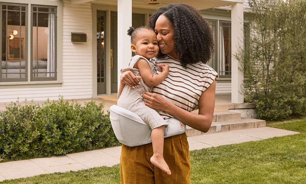 10 Gründe für einen Baby Hüftsitz – mit Alta &amp; Lift von Ergobaby