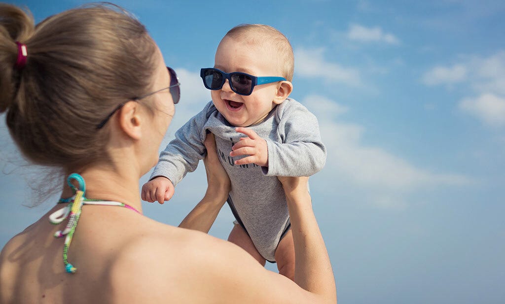 Erstausstattung Sommerbaby: Unsere 10 Must-Haves für warme Tage